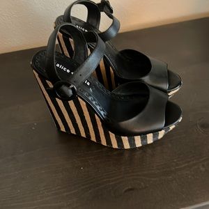 Alice & Olivia by Stacey Bendet, size 7, black leather and burlap shoes